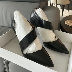 Calvin Klein 6.5 black New Gella pump 3 inch heel